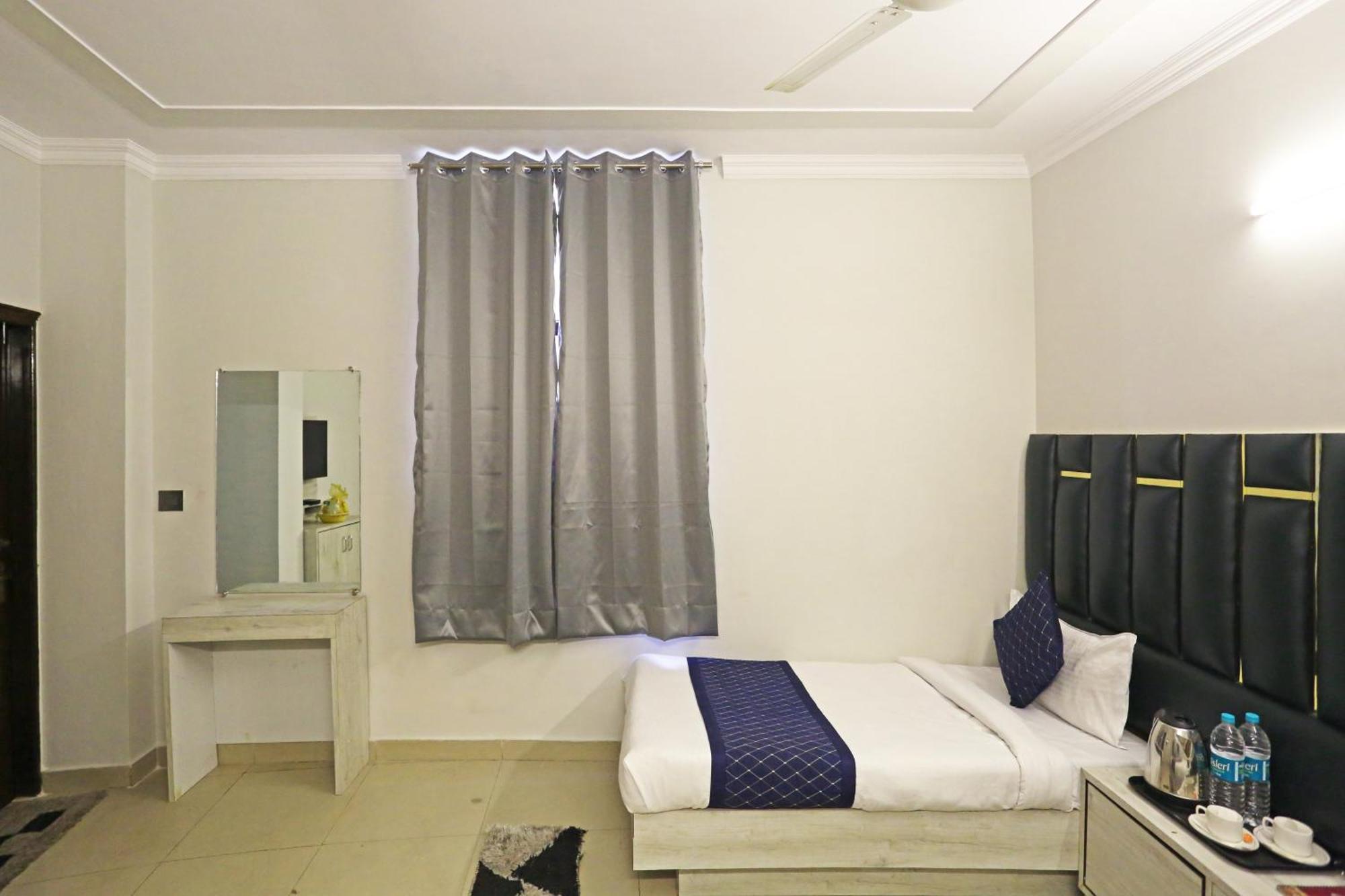 Hotel Ratandeep At Paharganj Нью-Делі Екстер'єр фото